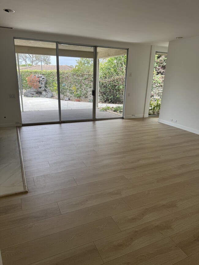 Building Photo - 1833 Toyon Ln