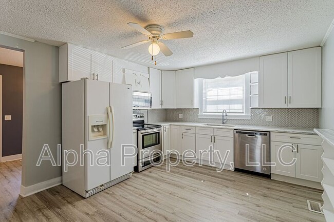 Building Photo - 407 Cedar Lane Rd