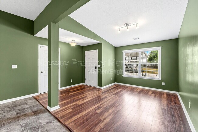 Building Photo - 3124 St Charles Ave