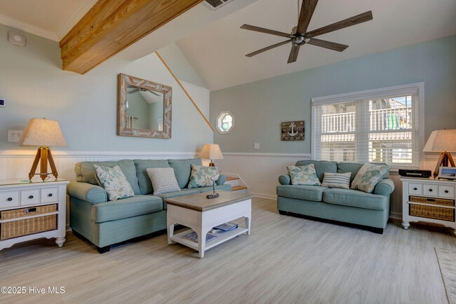 Building Photo - 3946 Island Dr