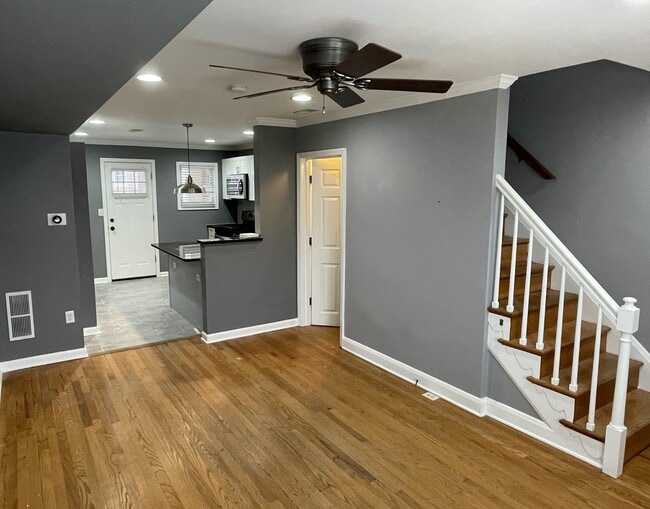 Building Photo - 340 Gusryan St