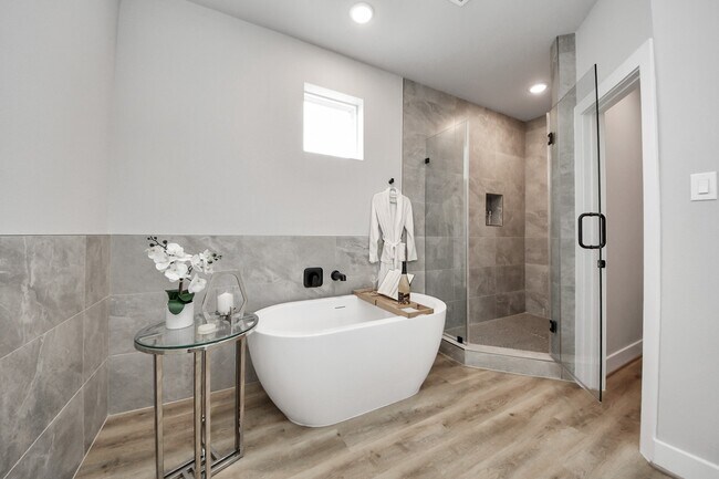 Building Photo - 5809 Francis Oak Ln