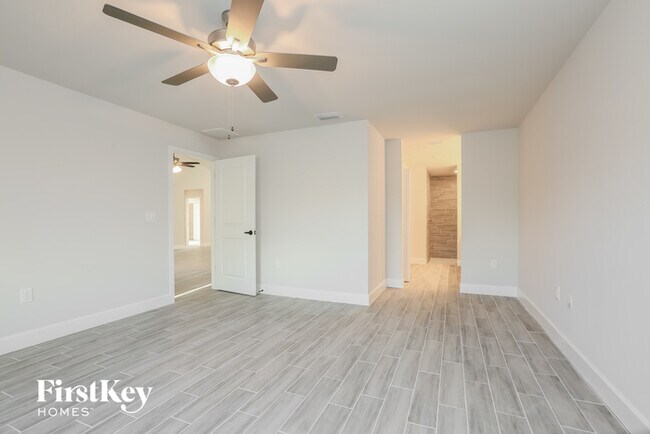 Building Photo - 6148 Hellman Ave