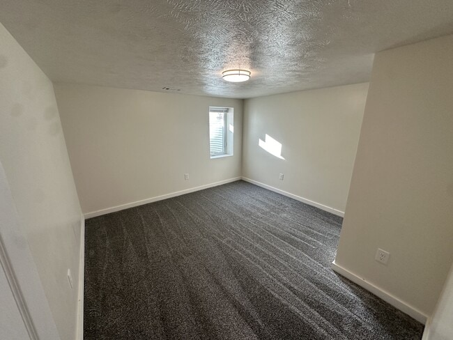 Building Photo - 308 W 33rd St