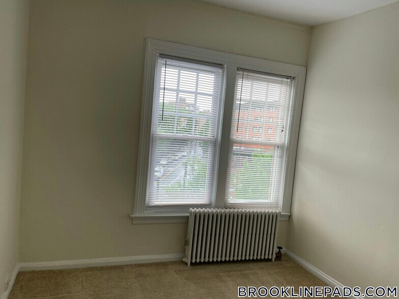 Building Photo - 1223 Beacon St