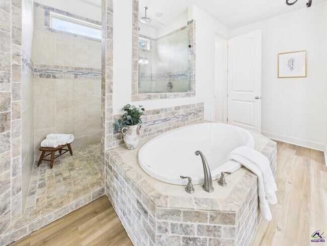 Building Photo - 205 Pebble Stone Pl