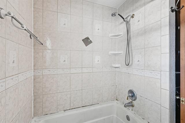 Building Photo - 5702 Teasley Ln