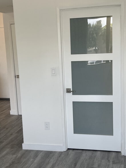 Walk-In Closet - 19009 Sherman Way