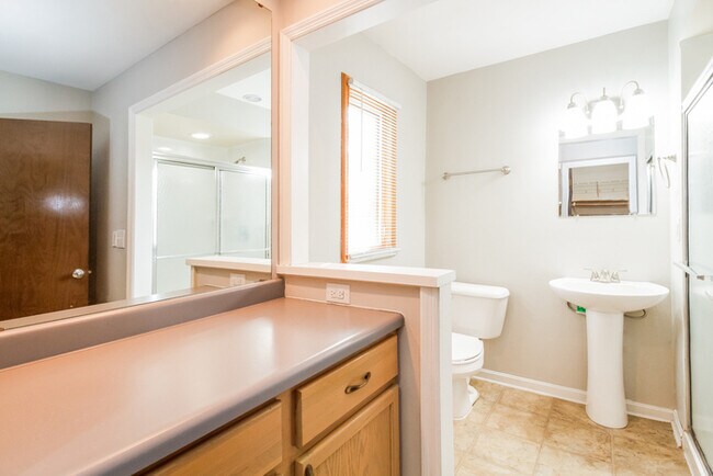 Building Photo - 7172 Grantham Way