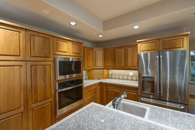 Building Photo - 2759 NW Champion Cir