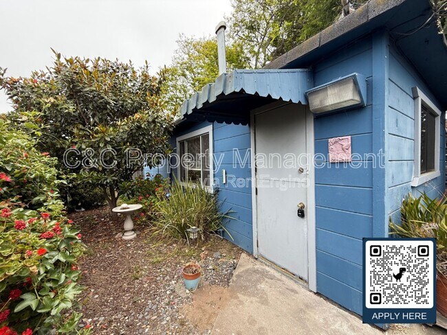 Building Photo - 345 English