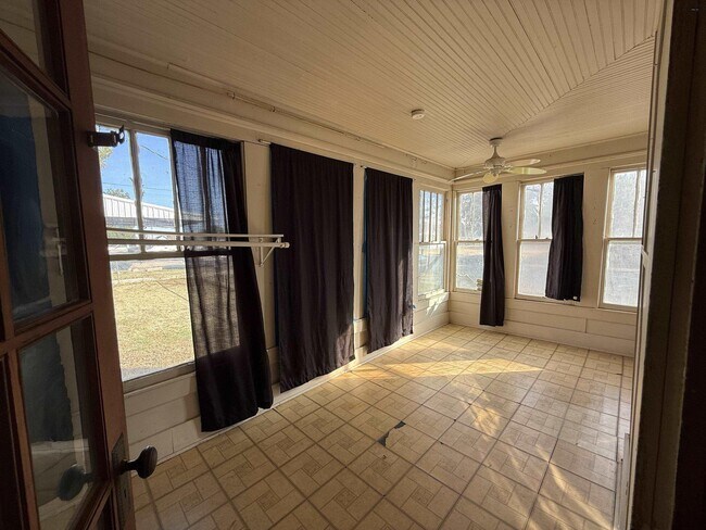 Building Photo - 116 W North St