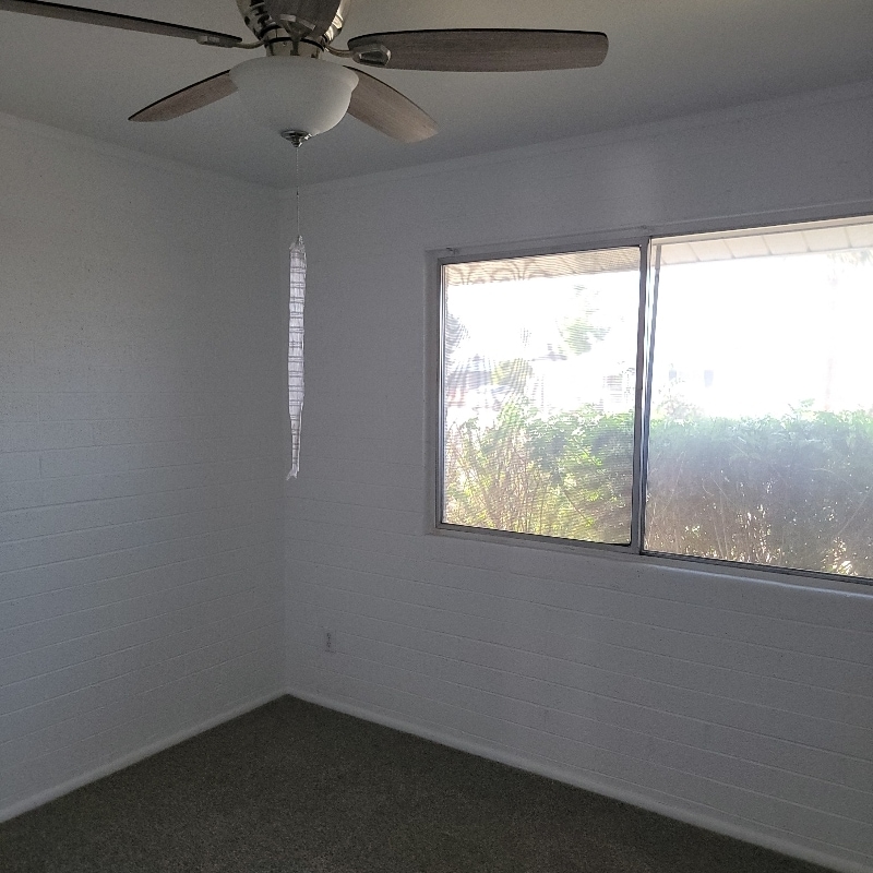 Building Photo - 10613 W El Rancho Dr