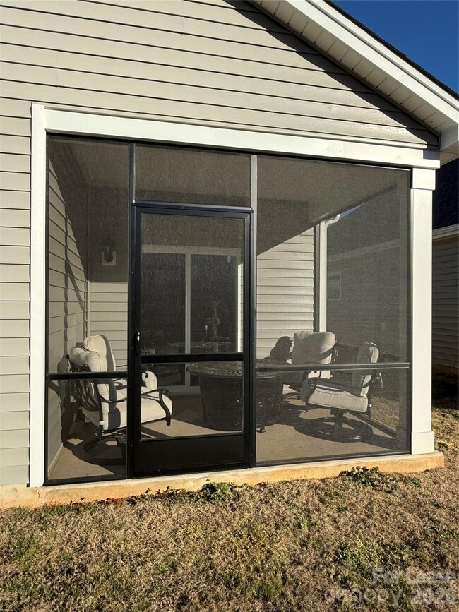 Building Photo - 1421 6th St NE