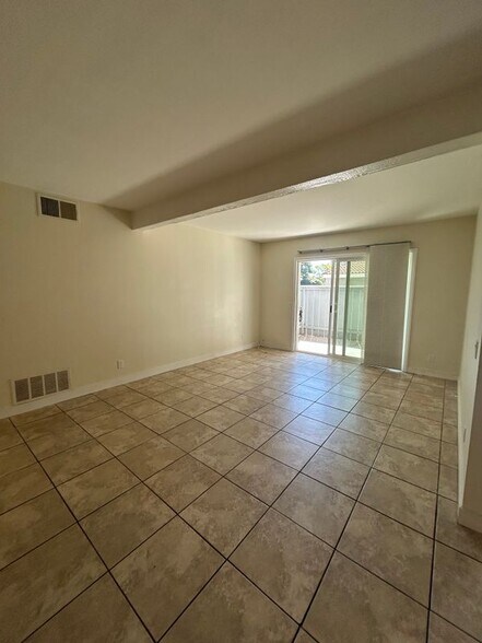 Building Photo - 1300 Saratoga Ave