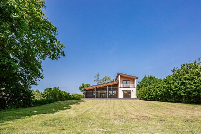 Building Photo - 22 St Mary's Rd