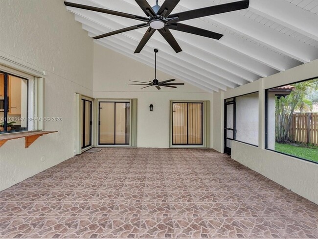 Building Photo - 2158 Baton Rouge