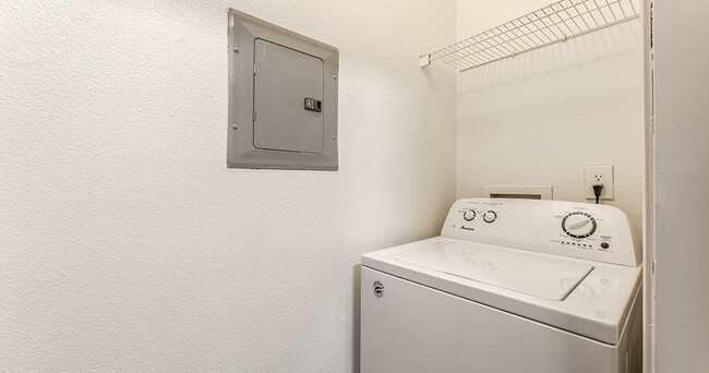 Building Photo - z-090126-Trinity Oaks Apartment Homes