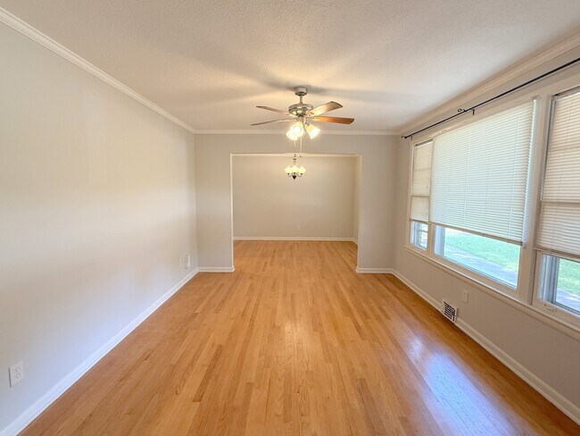 Building Photo - 7620 Charlotte Dr SW
