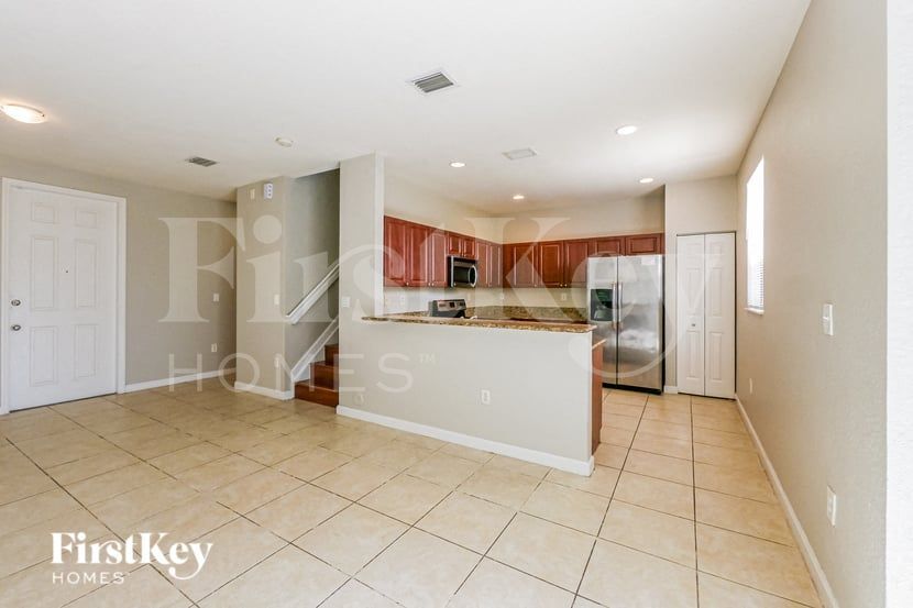 Building Photo - 457 SE 37th Pl