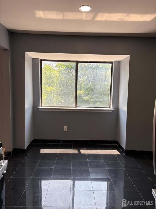 Building Photo - 1209 Edison Glen Terrace