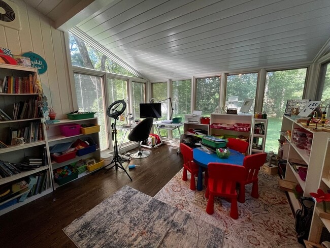Building Photo - Spacious & Serene 4 Bedroom Country Contem...