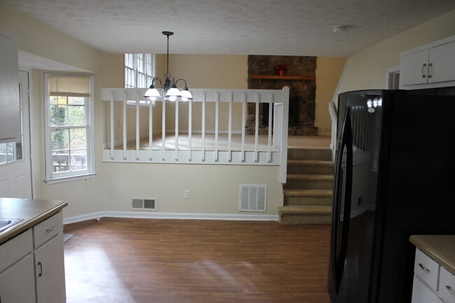 Building Photo - 1410 Ashbrook Dr NW