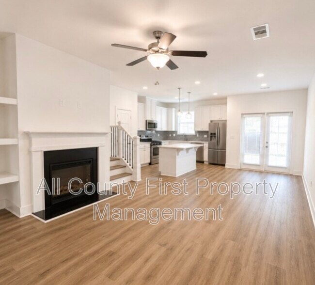 Building Photo - 5788 Calle Vis Dr