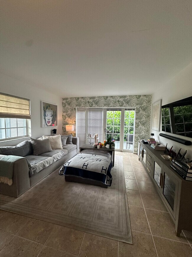 Building Photo - 234 Oleander Ave