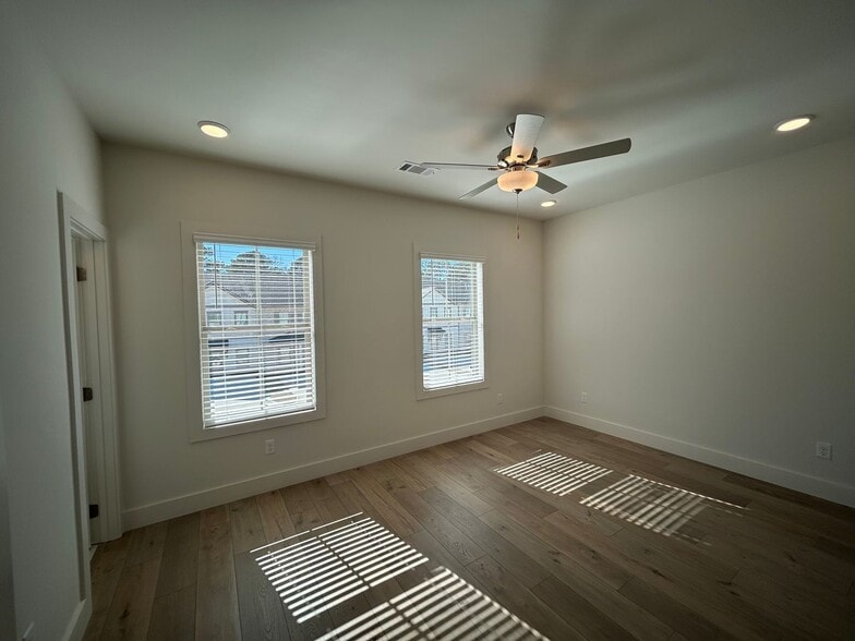 Building Photo - Brand New Townhome off Wire Rd, Close to Vet School and City Soccer Complex