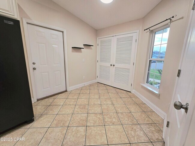 Building Photo - 603 Diamonte Cir