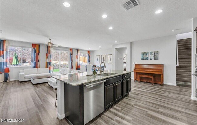 Building Photo - Charming 4 Bedroom Newer South Reno Home