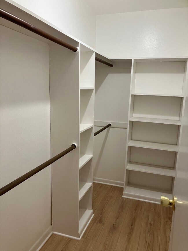 Building Photo - 701 Rosedale St