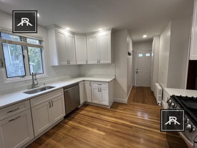 Building Photo - 4 bedroom in Brookline MA 02467