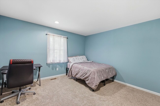 Building Photo - 3B/2.5B Single Family Home In West Chester With Private Back Yard!