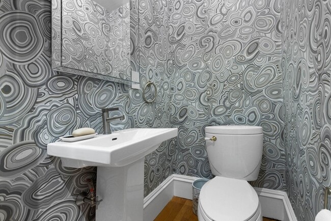 Building Photo - 321 Beacon St