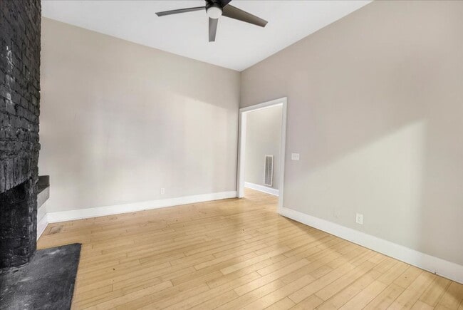 Building Photo - 216 W Anderson St