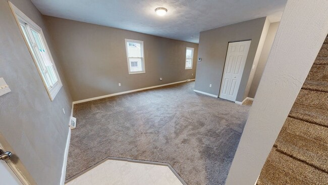 Building Photo - Renovated 2 Bed /1 Bath Single Family Home...