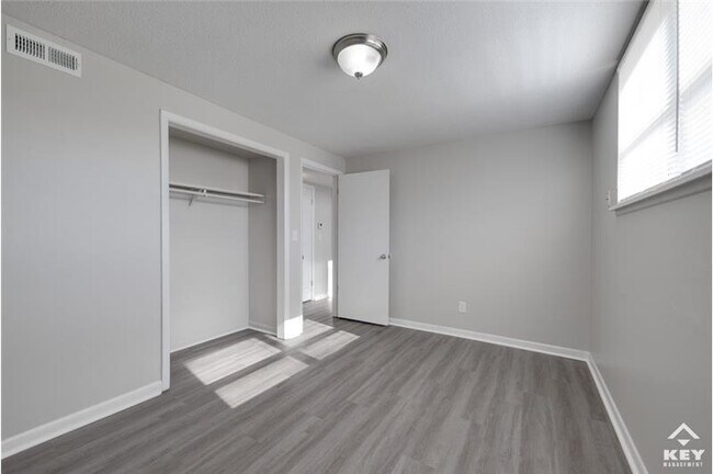 Building Photo - 2975 Salina Ct