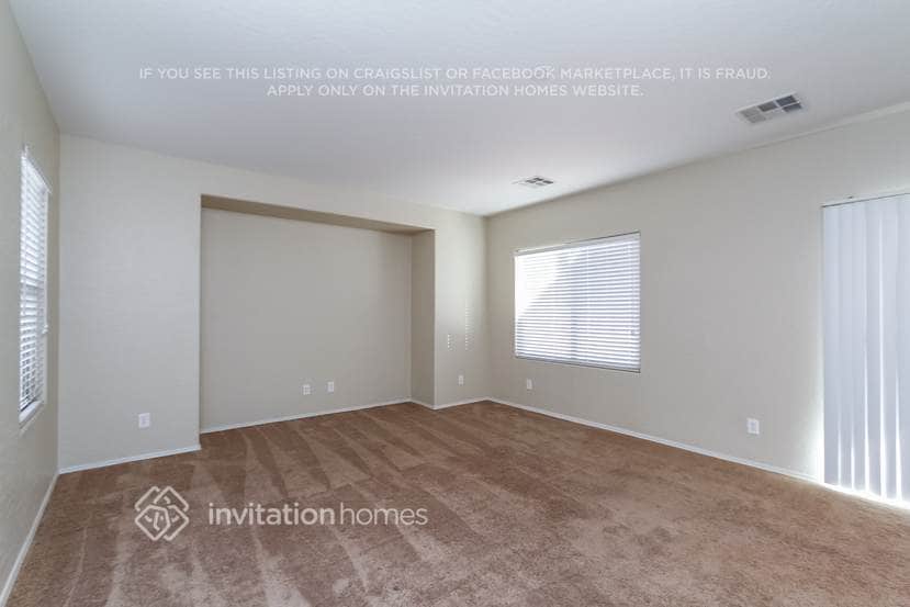 Building Photo - 2425 Rue Royale St