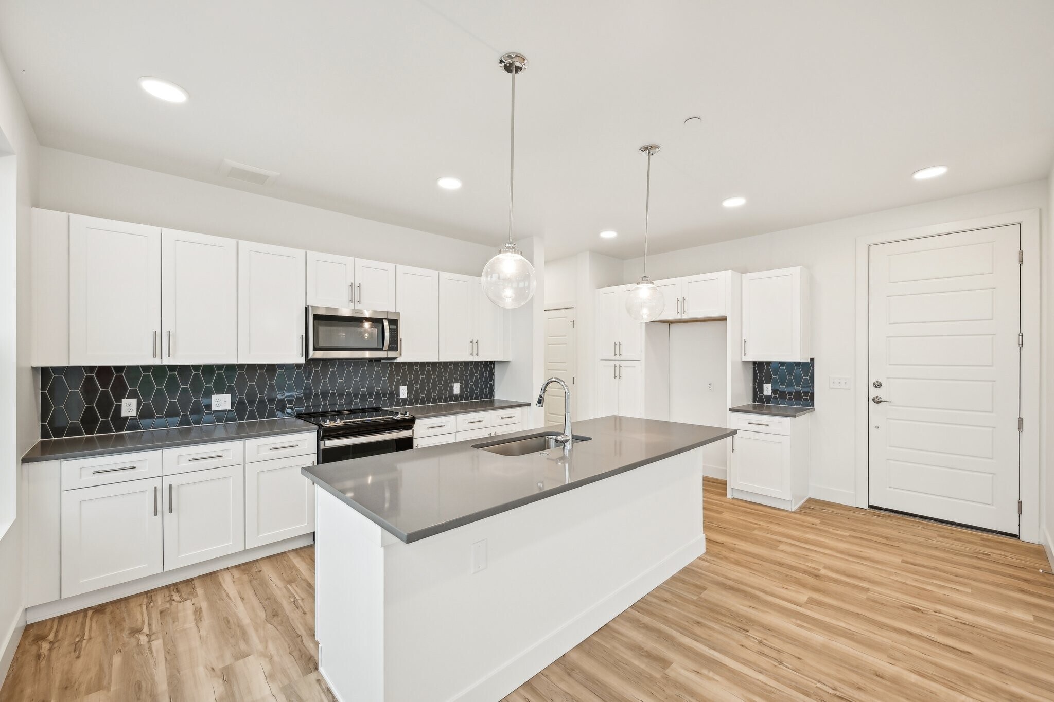 Building Photo - 2899 W 52nd Ave
