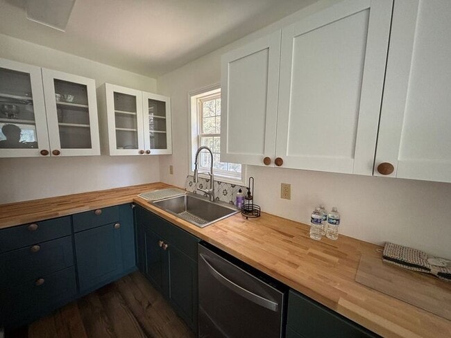 Building Photo - 2647 Blind Rd