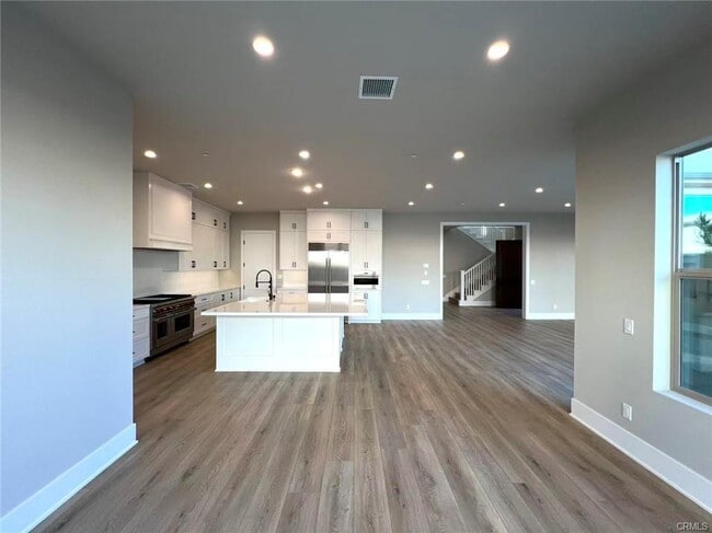 Building Photo - 118 Oakstone