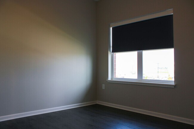 Building Photo - 3281 Redhawk St