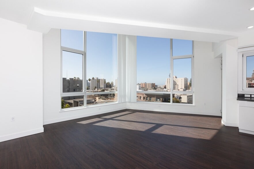 Building Photo - Ora