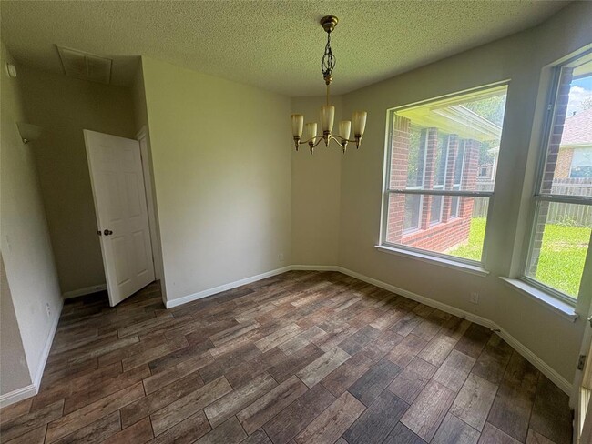 Building Photo - 1804 Todd Ln