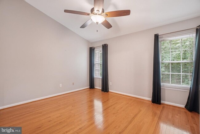 Building Photo - 1253 Quaker Hill Dr