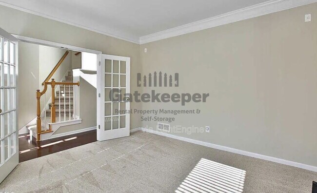 Building Photo - 115 Hidden Lake Dr