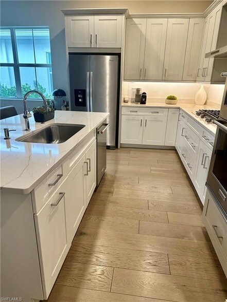 Building Photo - 9179 Cayman Dr