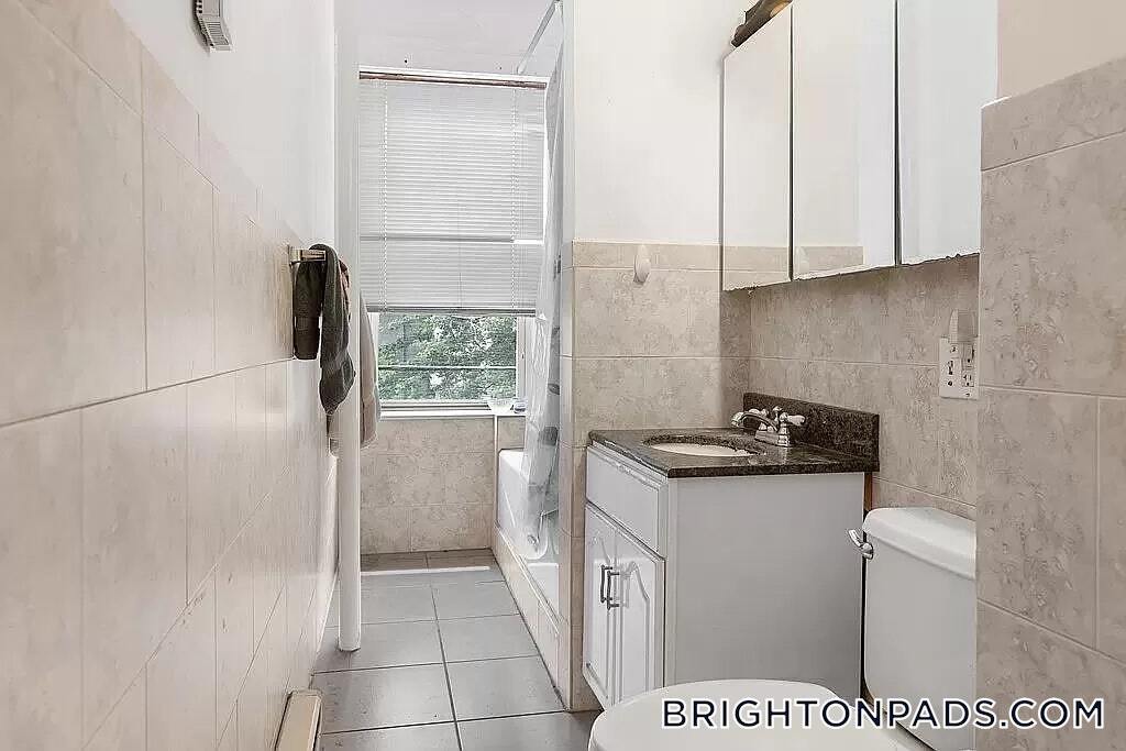 Building Photo - 316 Summit Ave